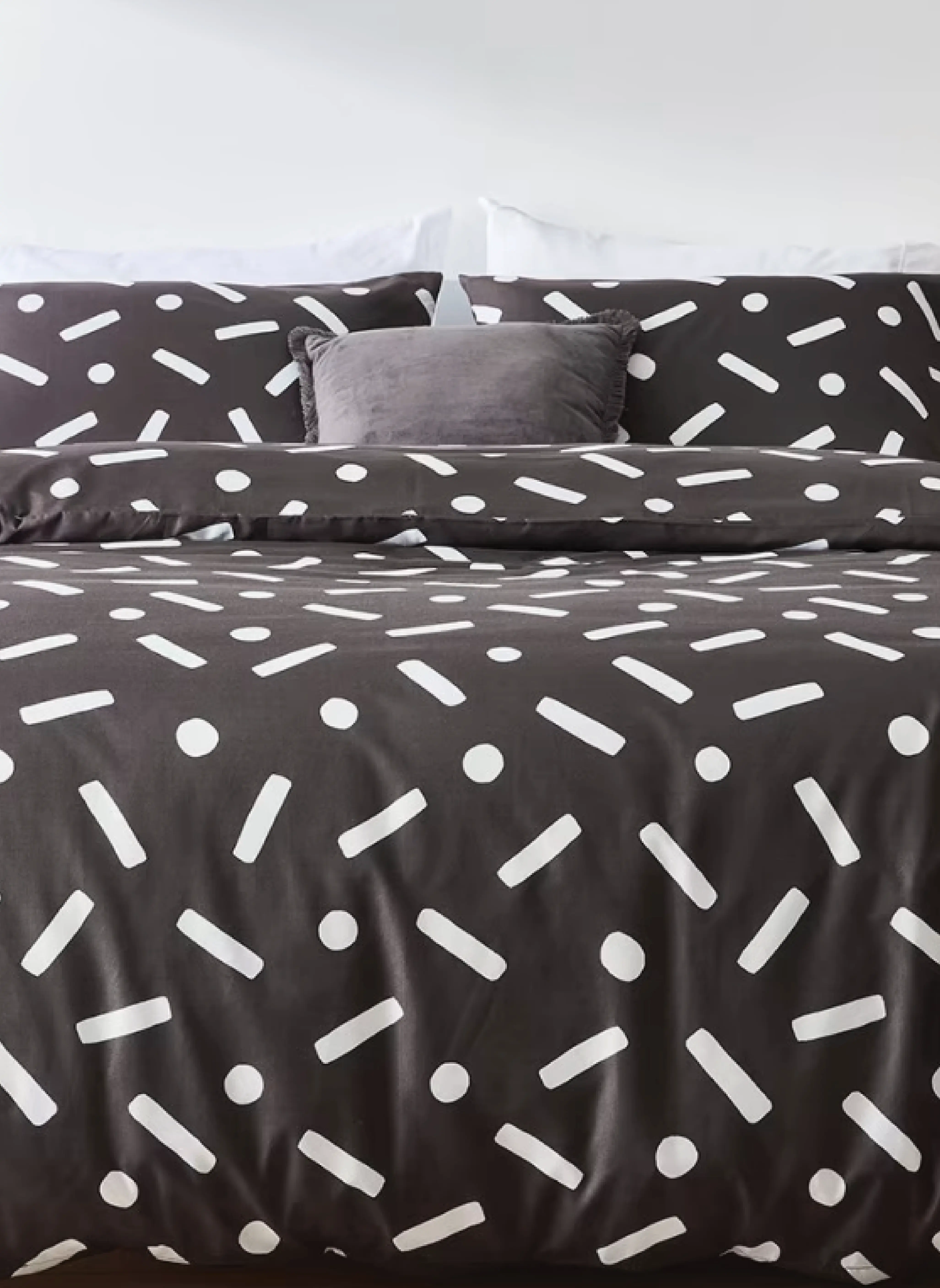 ABSTRACT NON PRINT DUVET